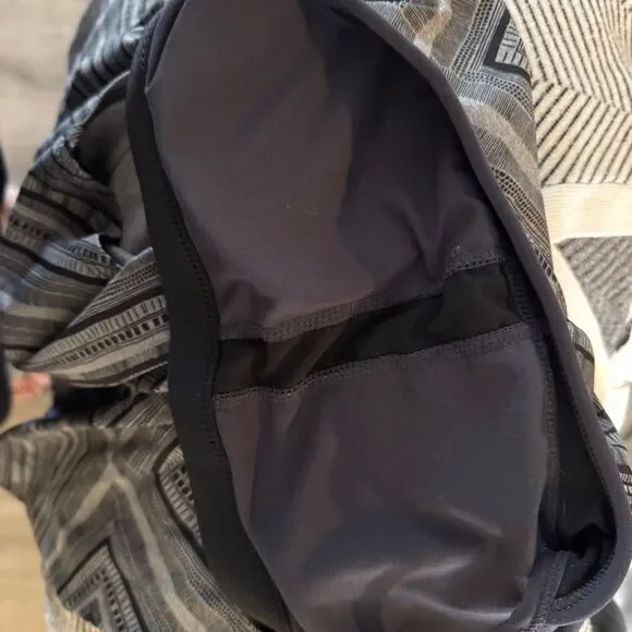 Fabletics Norwalk Black Grey Sports Top Built in Bra, Active Tank, Sz M - Picture 8 of 8